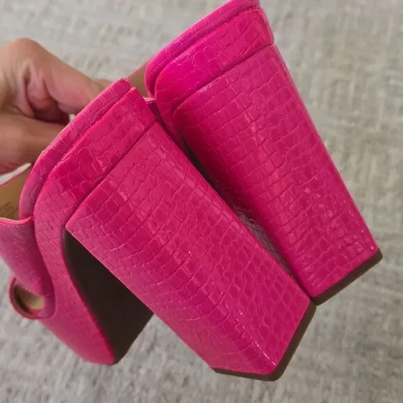 Jessica Simpson | Basima Pink Platform Sandals - Picture 8 of 9